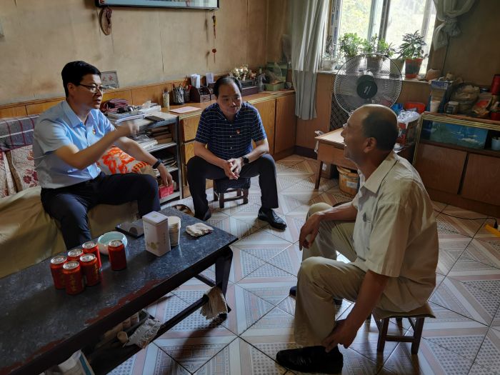 慰问老党员 (2).jpg